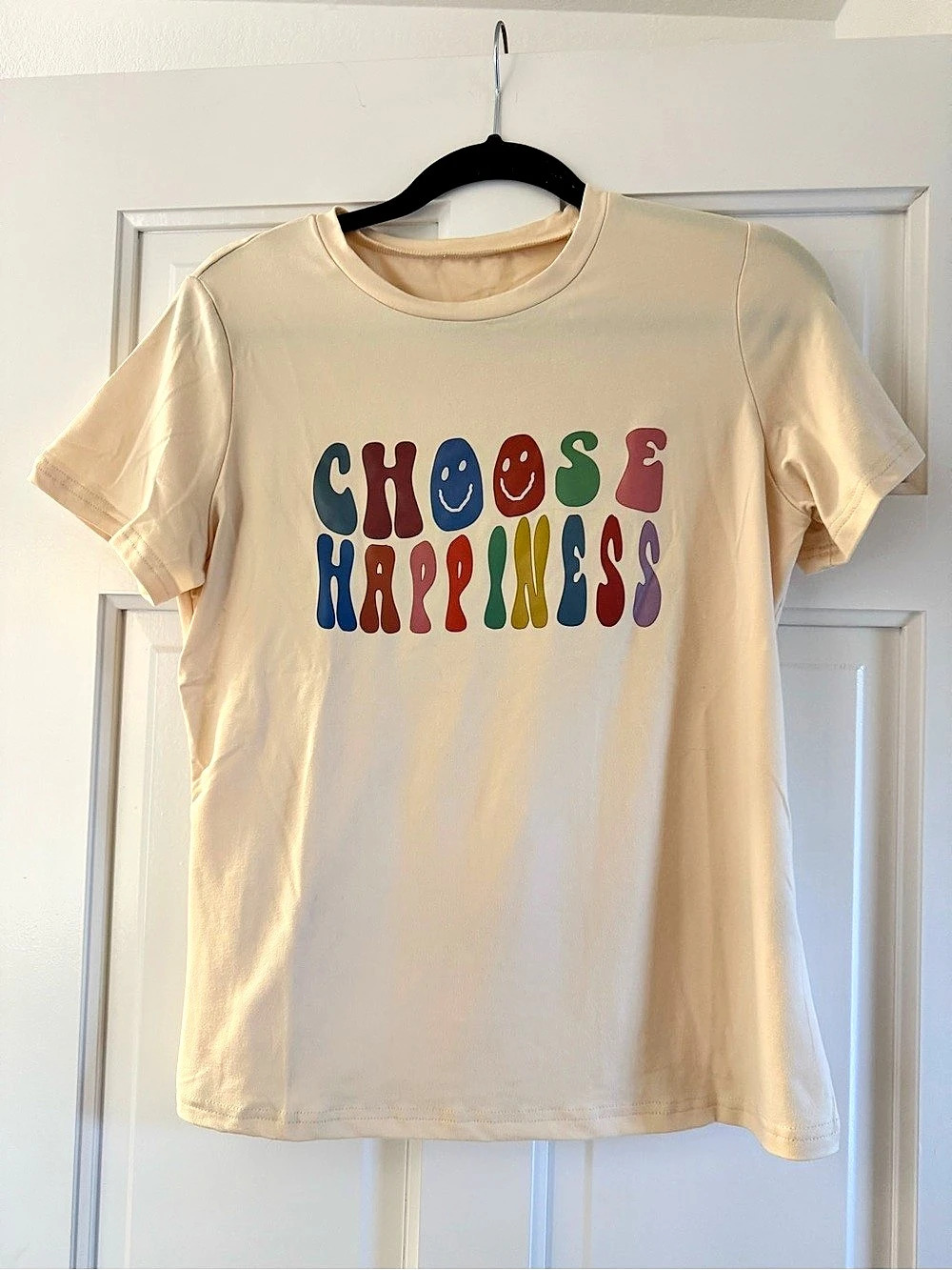 Women’s Choose Happiness graphic tee